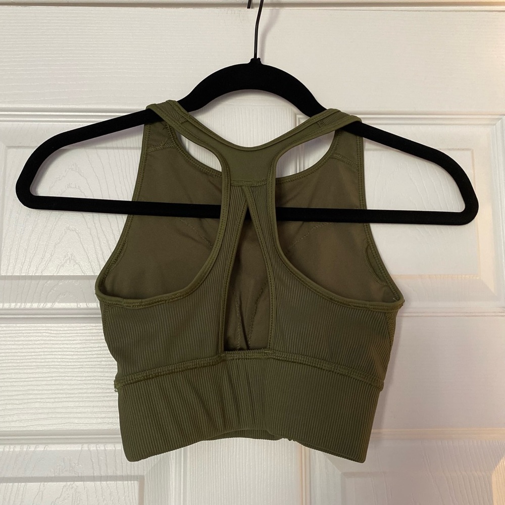 Adidas green sports bra with padding size xs - Picture 3 of 3